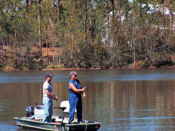 Passez vos derniers instants en tant que célibataire avant le grand saut avec vos proches