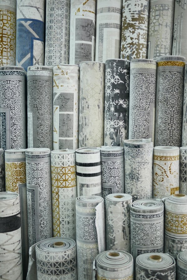 Une dalle ou une feuille de moquette : Quels sont les critères ?