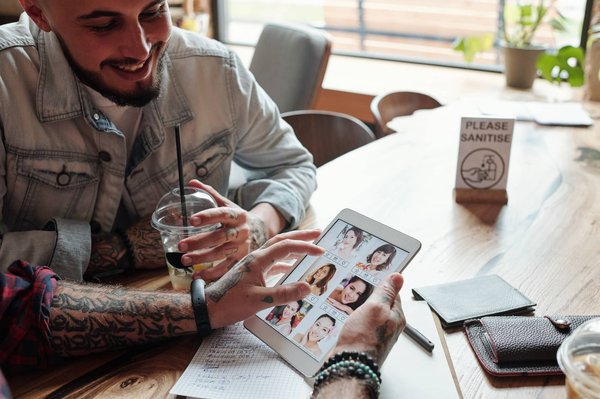 Quels sites de rencontre offrent les meilleures fonctionnalités pour des rencontres réussies ?