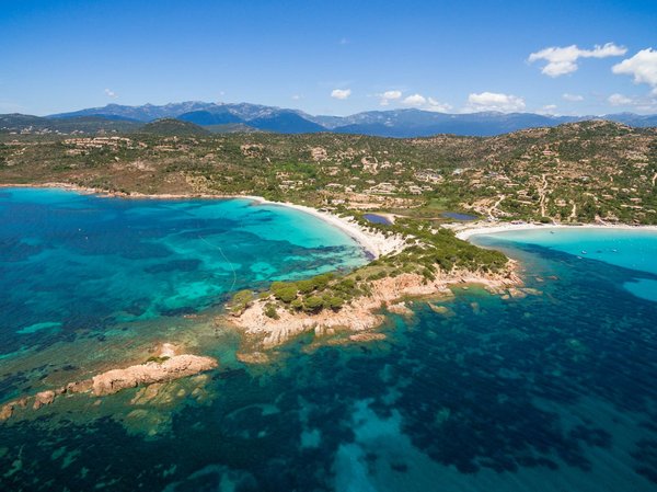 Quelles sont les îles voisines de la Corse où l'immobilier est attractif ?